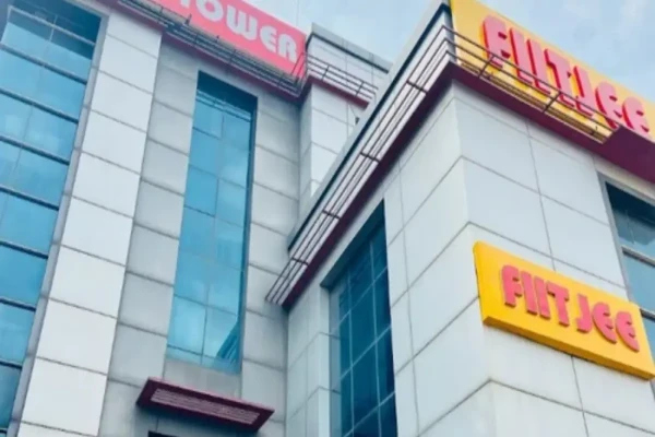 FIITJEE Coaching Centres Shut Down Across North India | Students Left Isolated